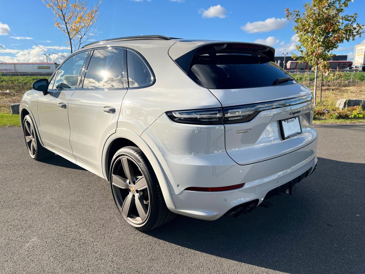 2023 Porsche Cayenne - Image 8