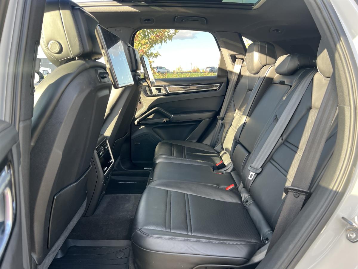 2023 Porsche Cayenne - Image 9