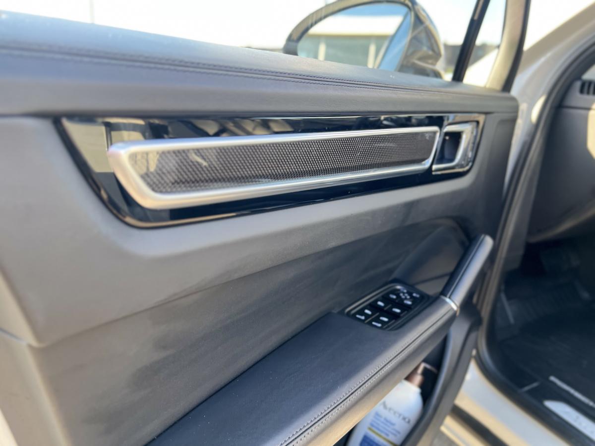 2023 Porsche Cayenne - Image 14