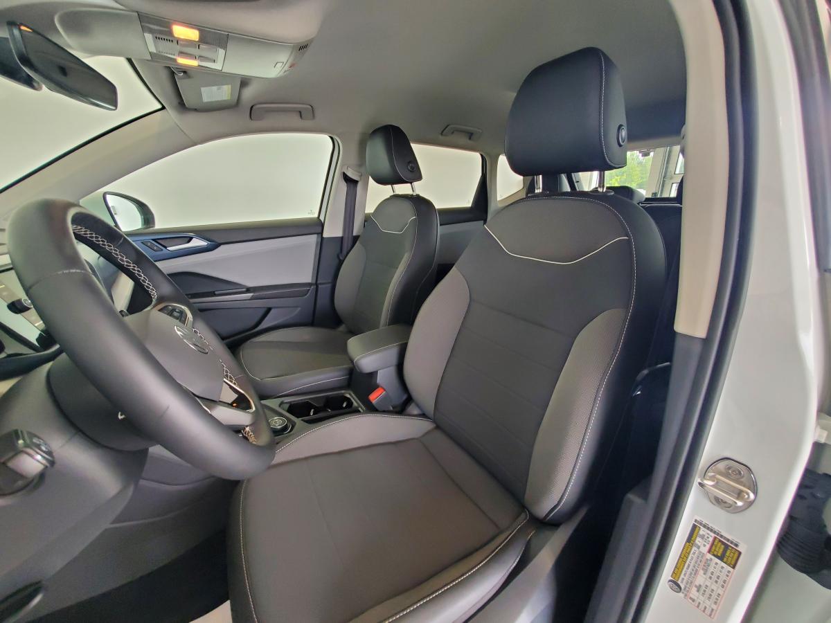 2024 Volkswagen Taos - Image 9