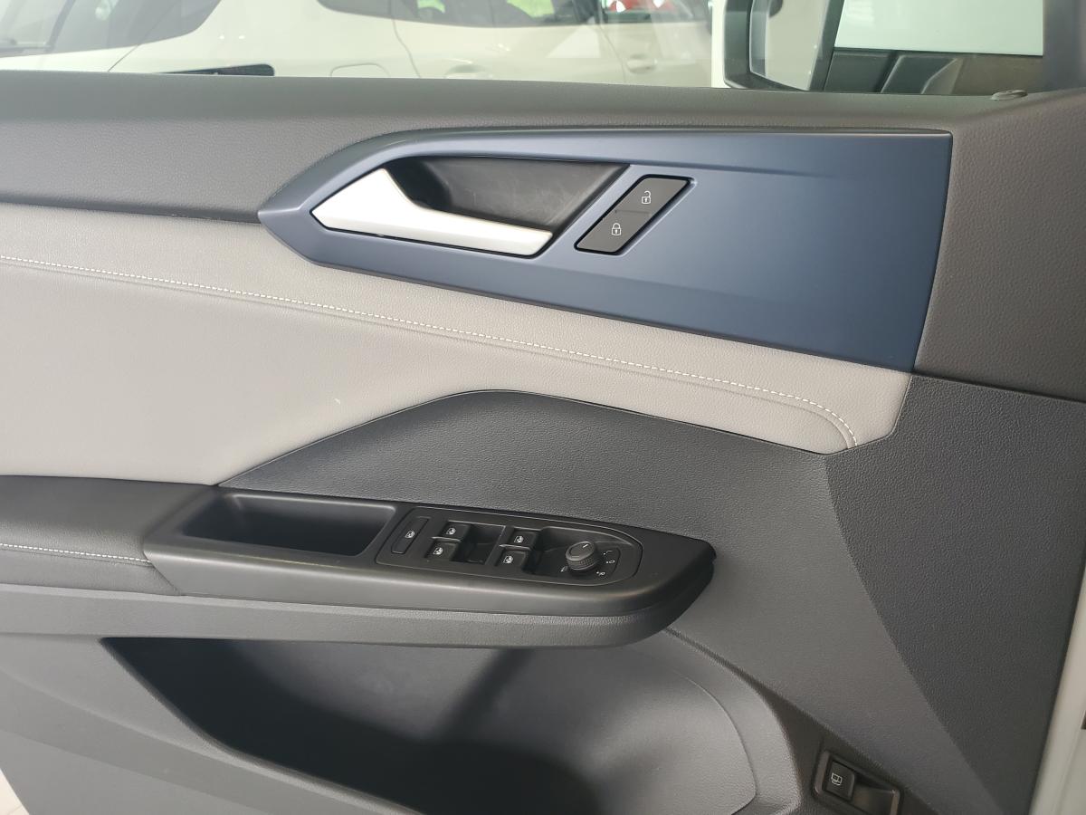 2024 Volkswagen Taos - Image 11