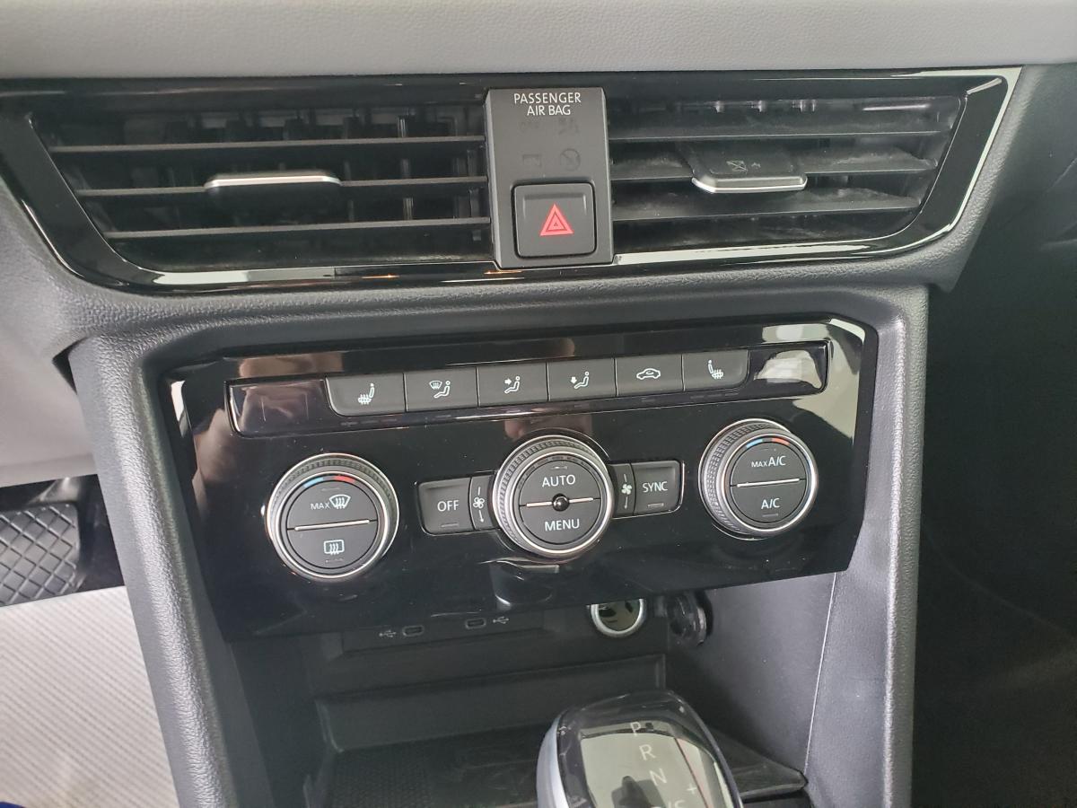 2024 Volkswagen Taos - Image 13