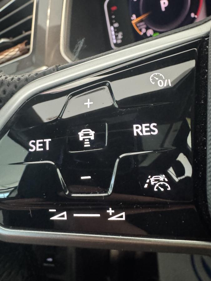 2024 Volkswagen Tiguan - Image 18