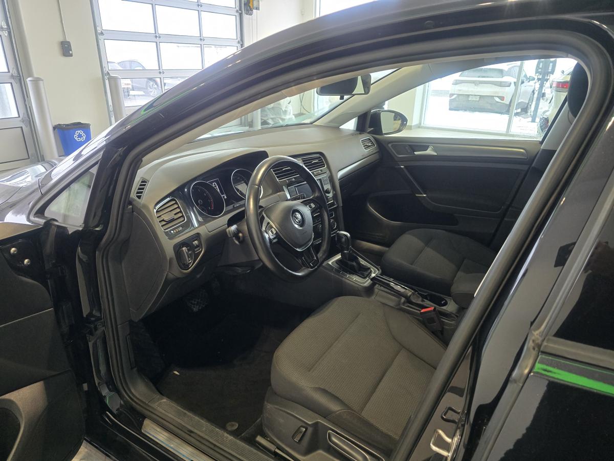 2018 Volkswagen Golf - Image 11