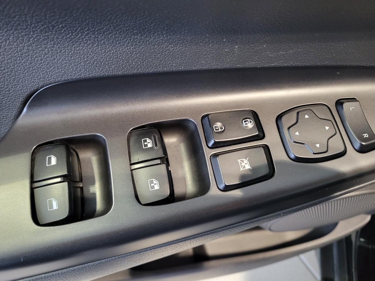 2023 Hyundai Kona - Image 11