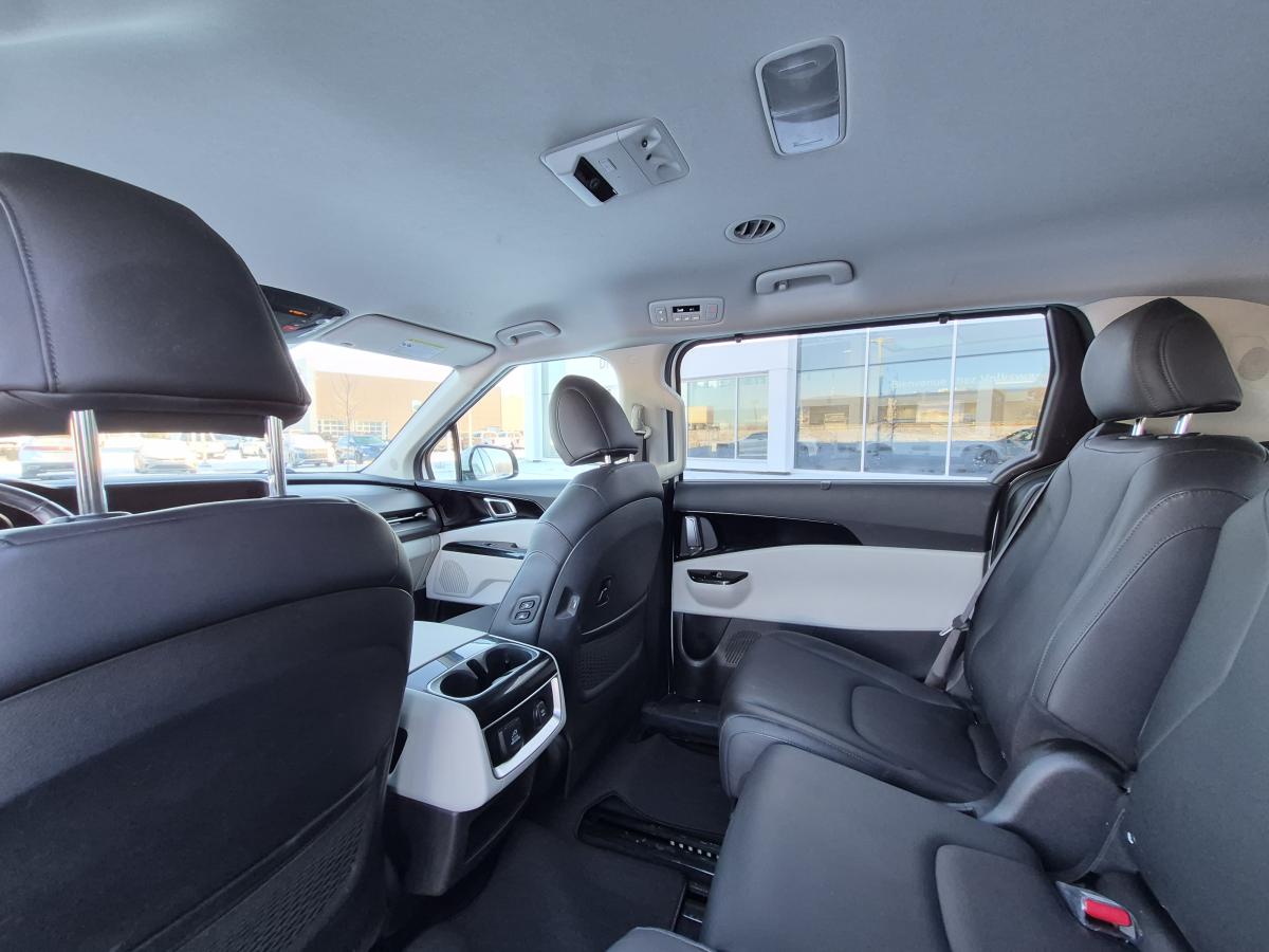 2023 Kia Carnival - Image 13
