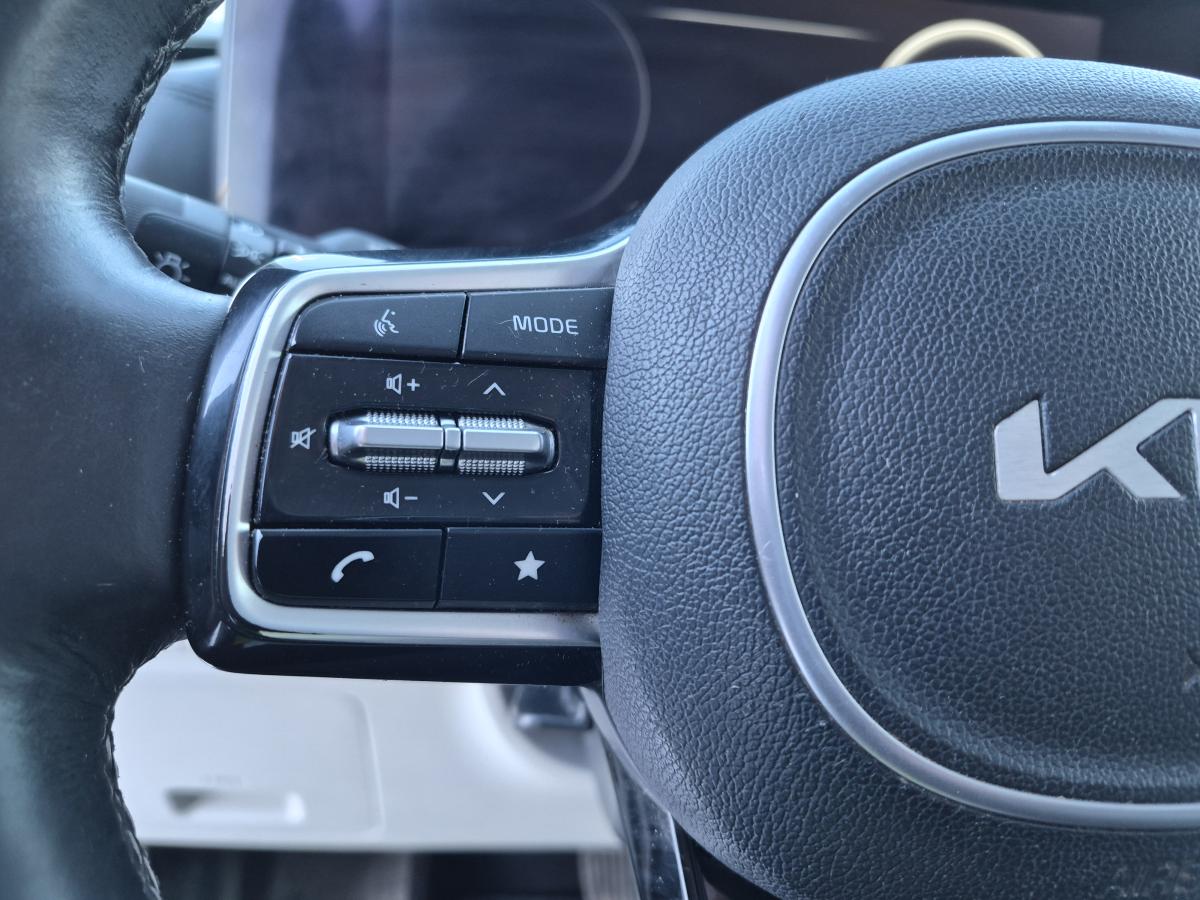 2023 Kia Carnival - Image 17