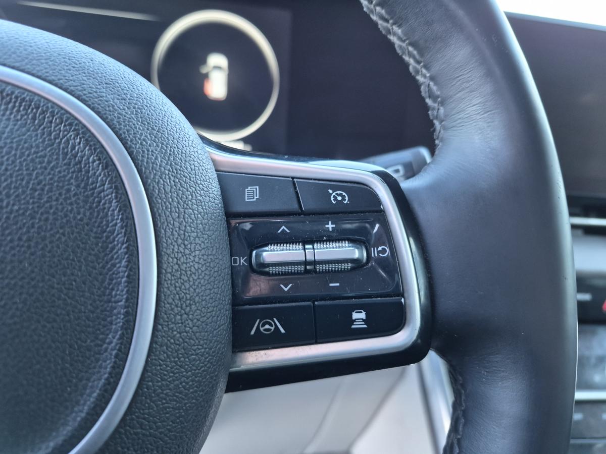 2023 Kia Carnival - Image 18