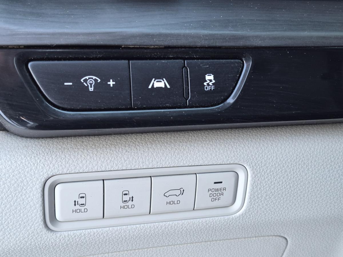 2023 Kia Carnival - Image 20