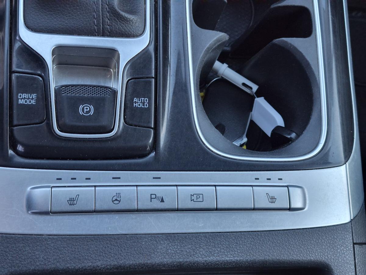 2023 Kia Carnival - Image 21