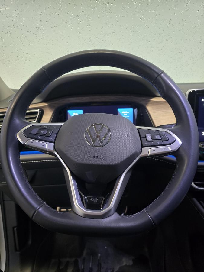 2025 Volkswagen Atlas - Image 10