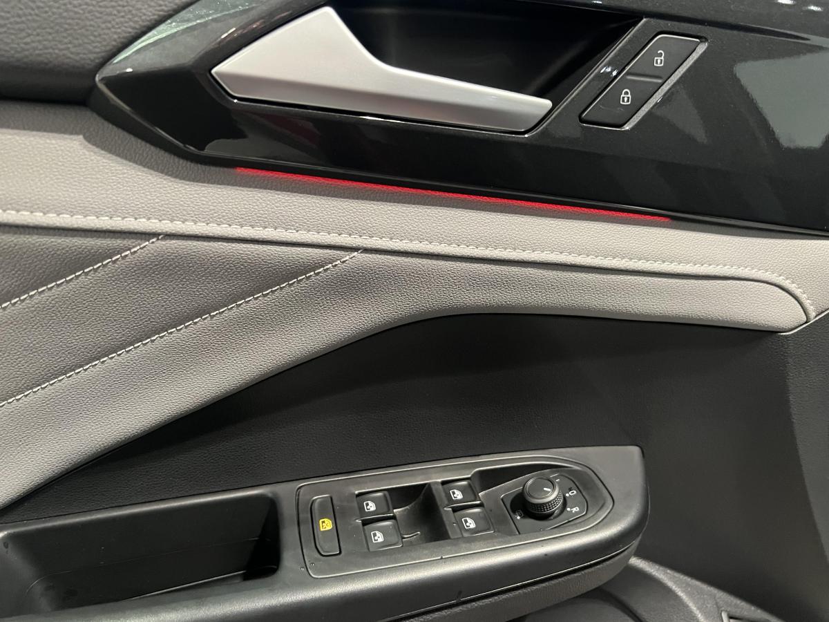 2024 Volkswagen Taos - Image 12