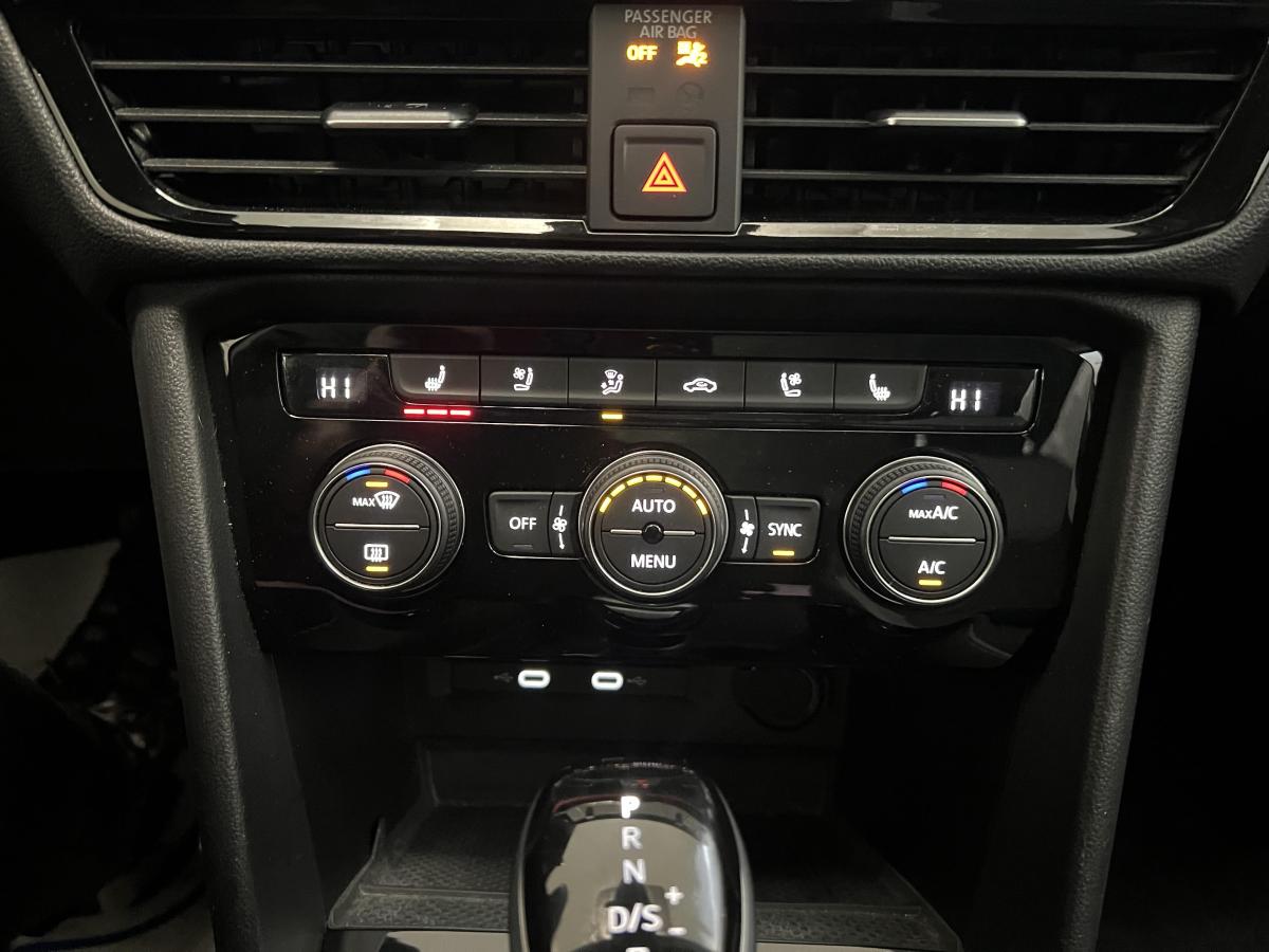 2024 Volkswagen Taos - Image 17