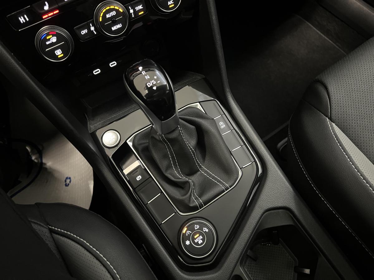 2024 Volkswagen Taos - Image 18