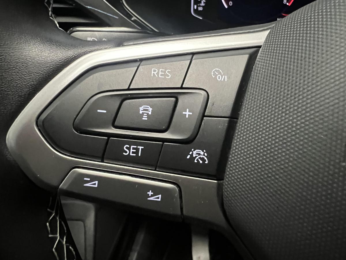 2024 Volkswagen Taos - Image 20