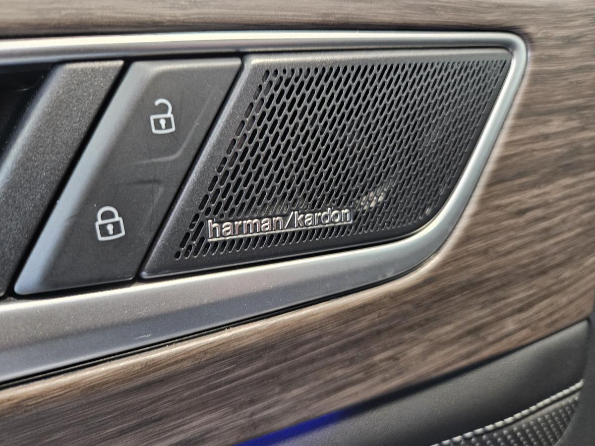 2025 Volkswagen Atlas - Image 20