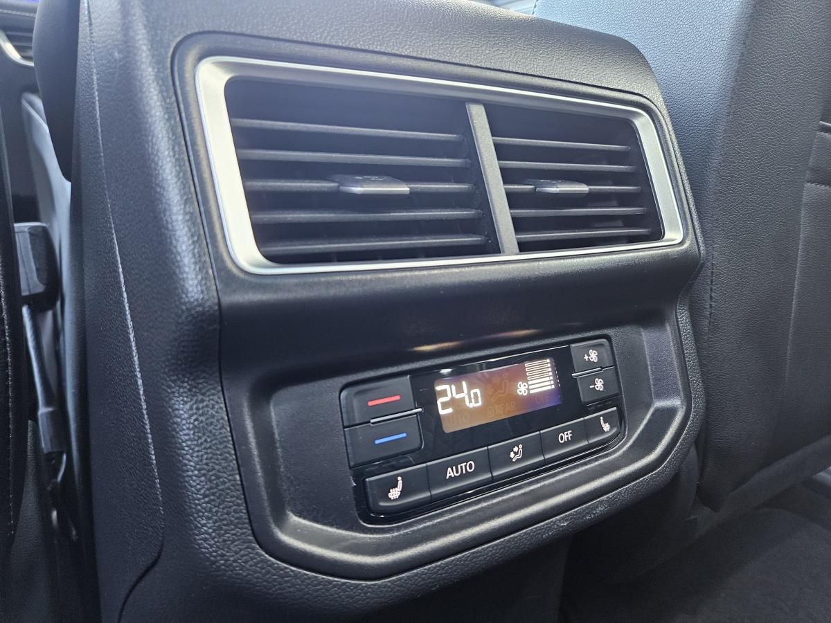 2025 Volkswagen Atlas - Image 21