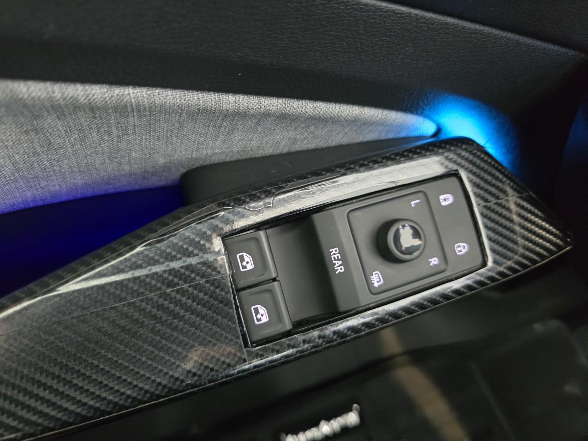 2023 Volkswagen ID.4 - Image 11