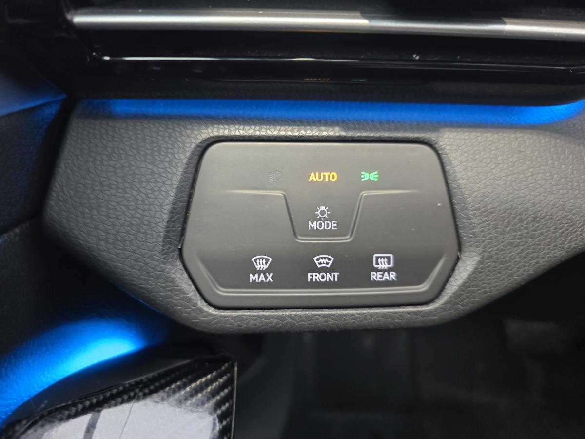 2023 Volkswagen ID.4 - Image 12