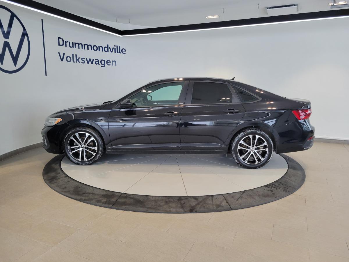 2024 Volkswagen Jetta - Image 2