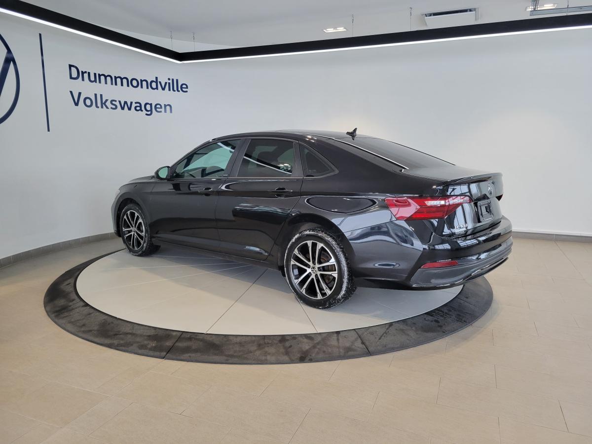 2024 Volkswagen Jetta - Image 3