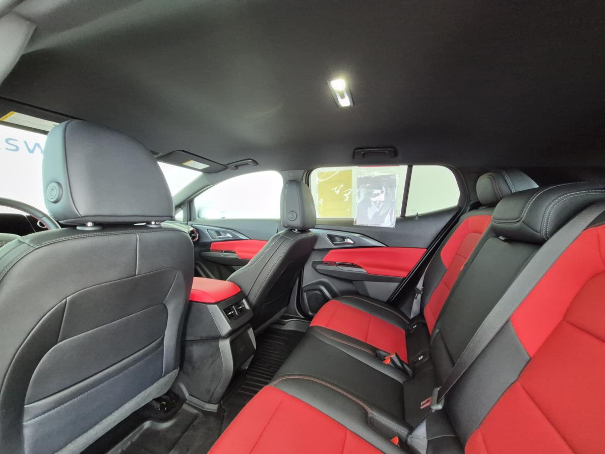 2025 Chevrolet Equinox EV - Image 11