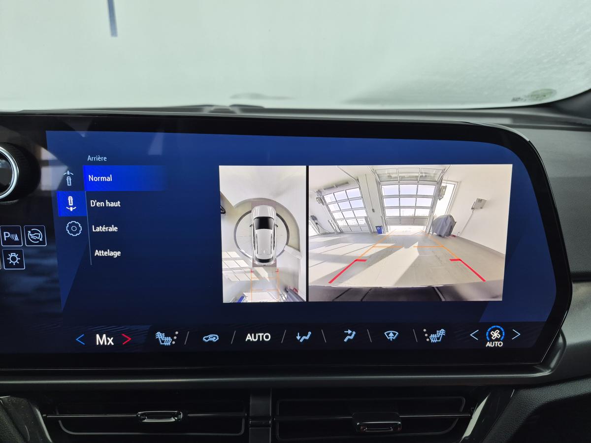 2025 Chevrolet Equinox EV - Image 18