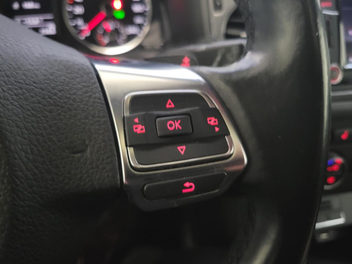 2017 Volkswagen Tiguan - Image 14