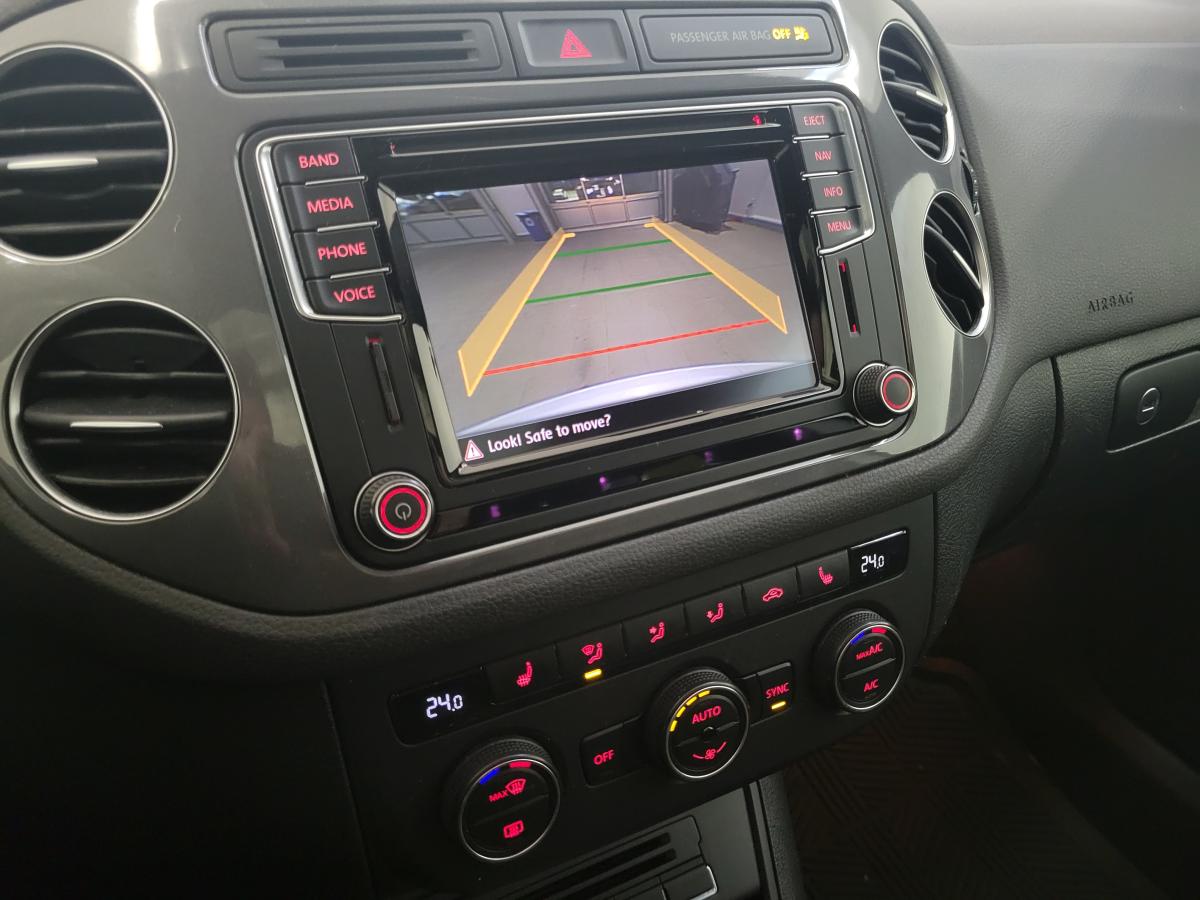 2017 Volkswagen Tiguan - Image 16