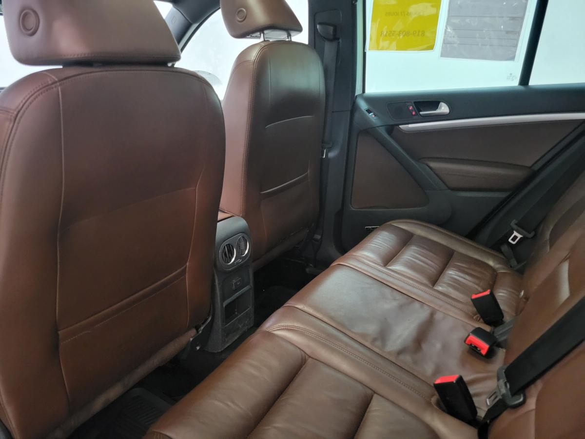 2017 Volkswagen Tiguan - Image 17