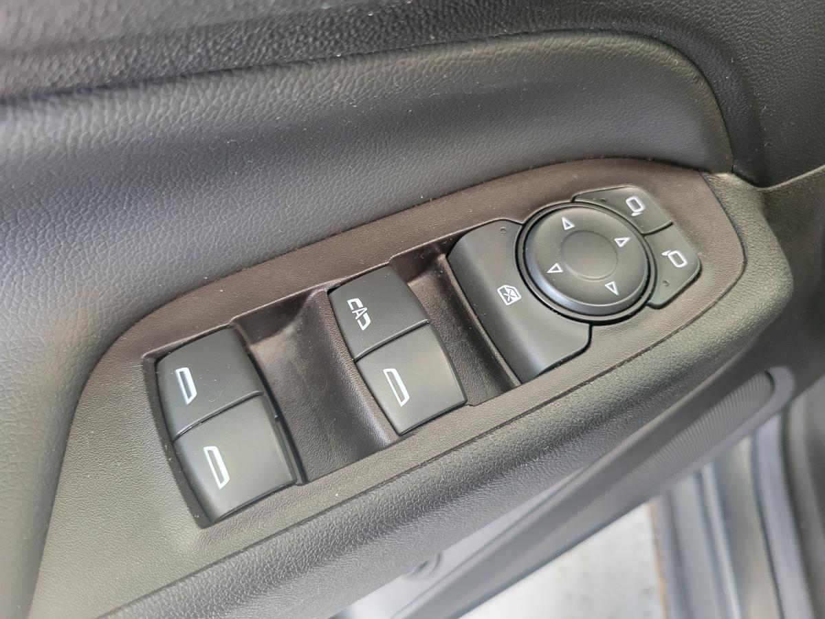 2021 Chevrolet Equinox - Image 11