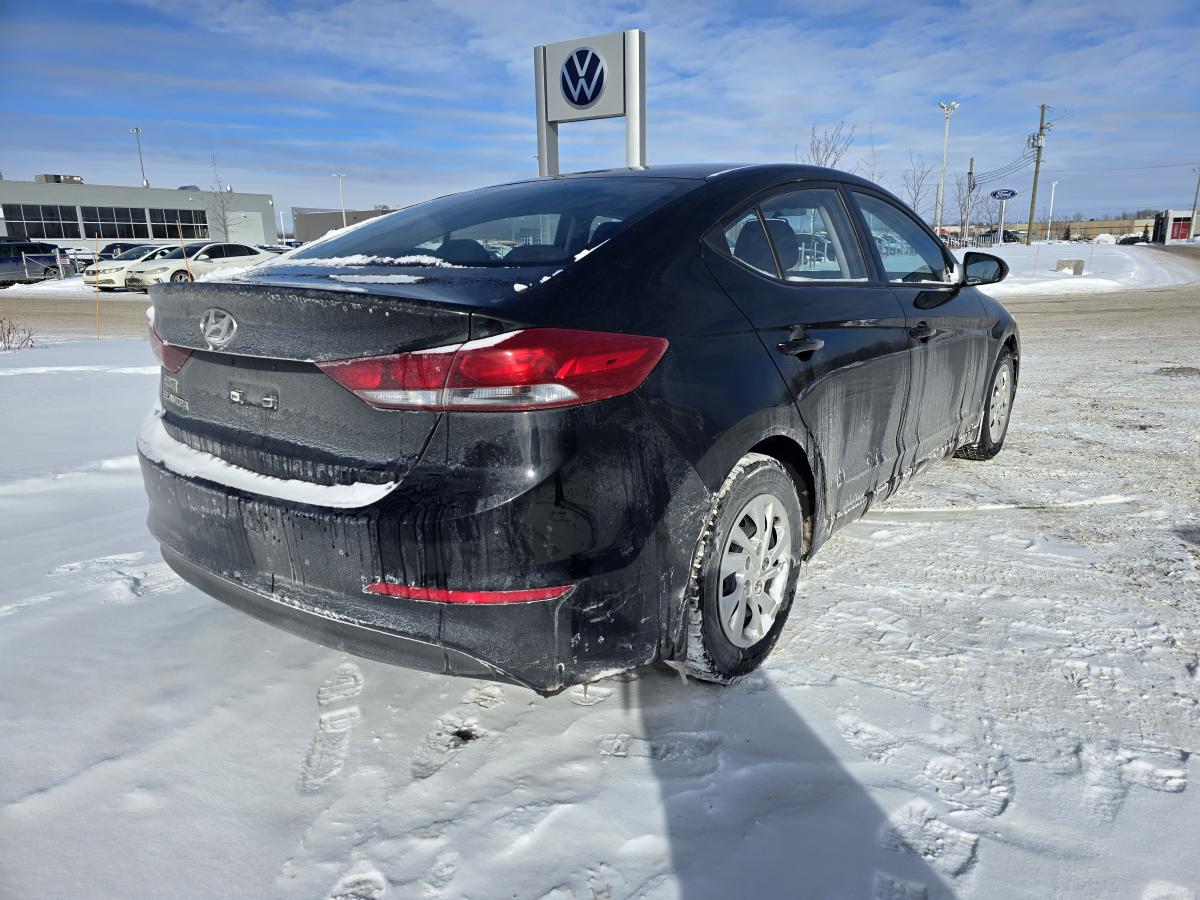 2018 Hyundai Elantra - Image 7