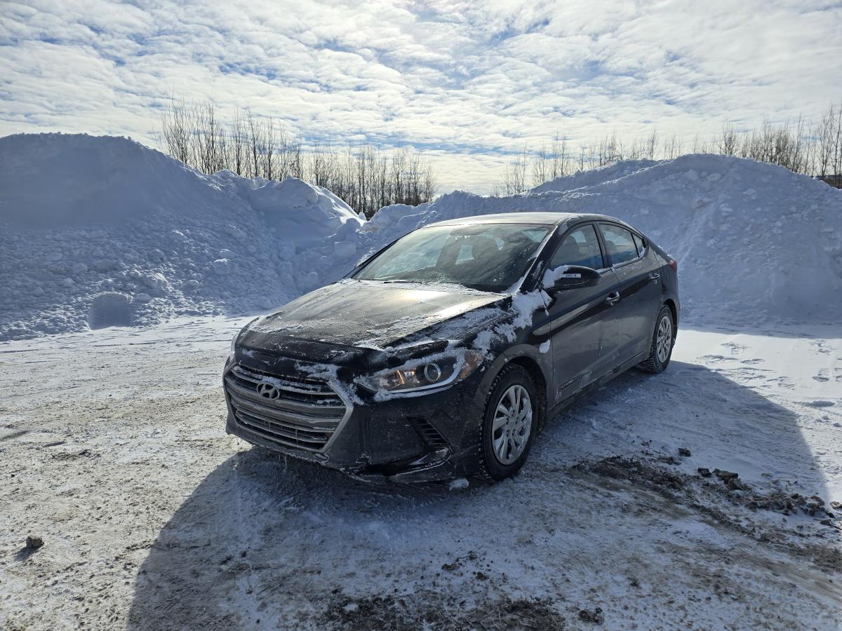 2018 Hyundai Elantra - Image 11
