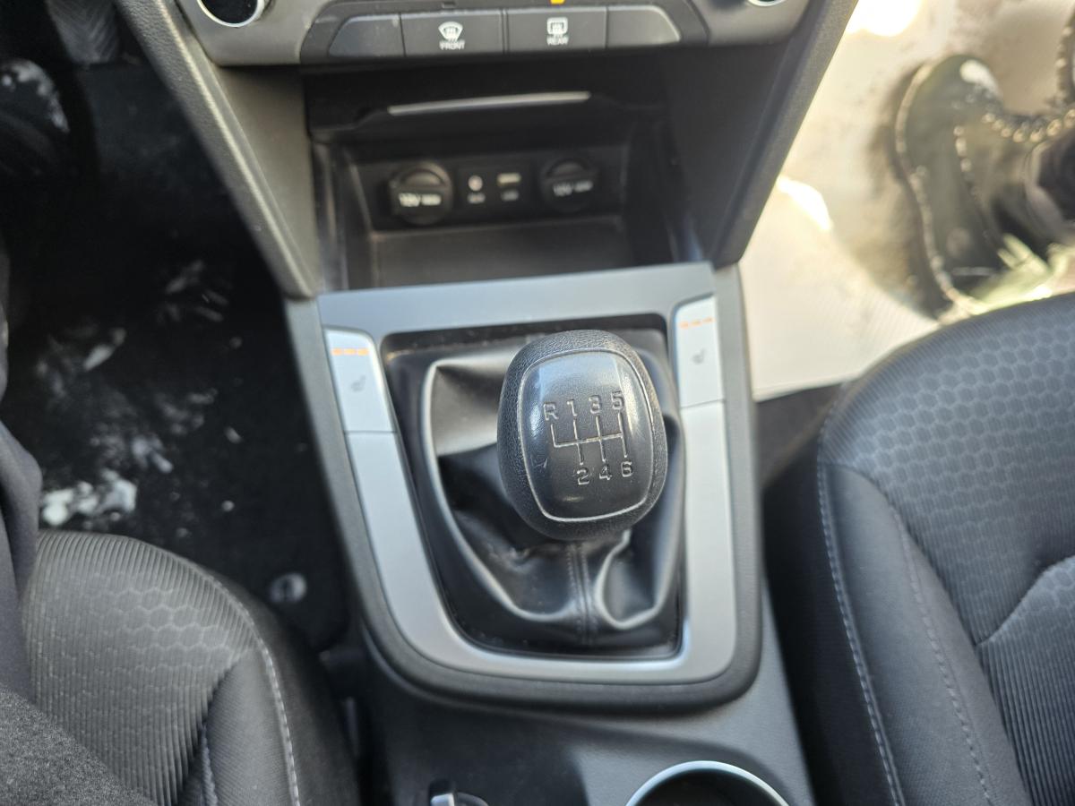 2018 Hyundai Elantra - Image 18