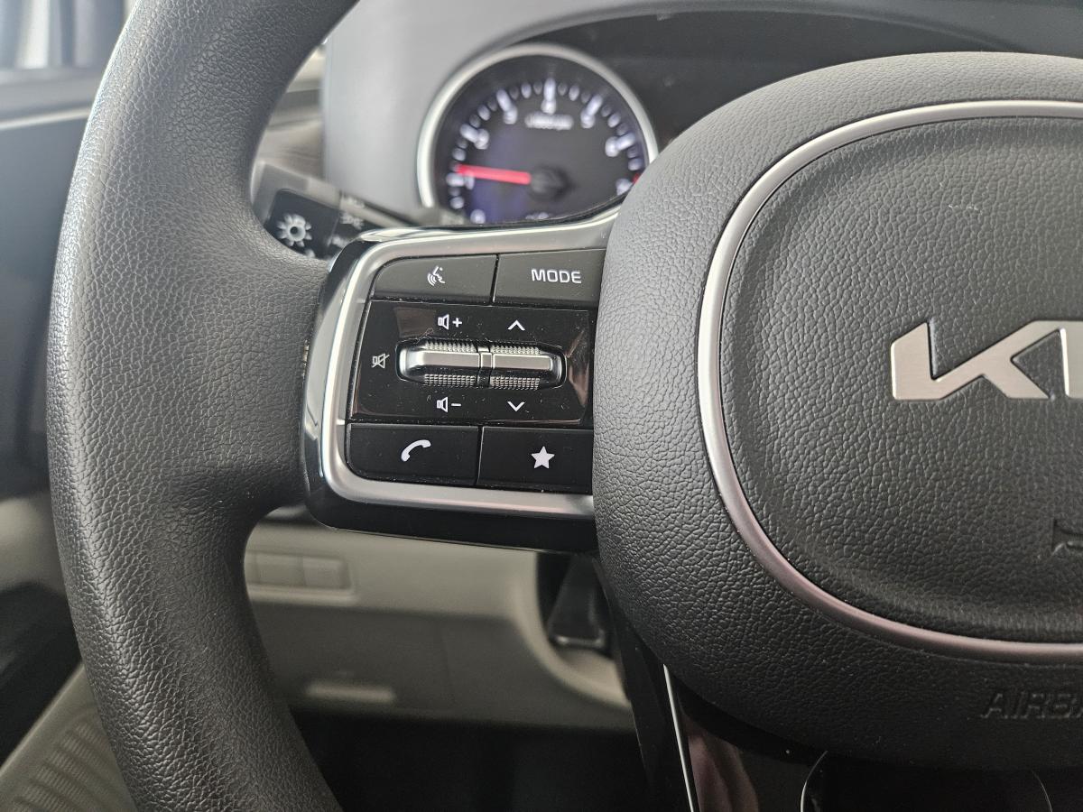 2024 Kia Carnival - Image 13