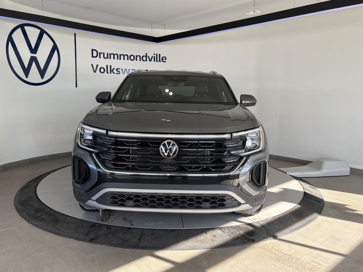 2024 Volkswagen Atlas Cross Sport - Image 2