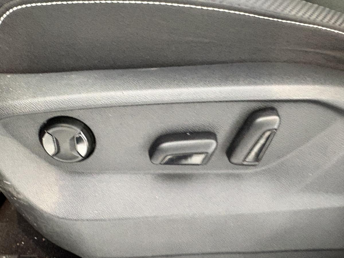 2024 Volkswagen Atlas Cross Sport - Image 11