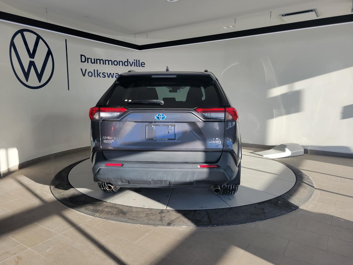 2021 Toyota RAV4 - Image 4