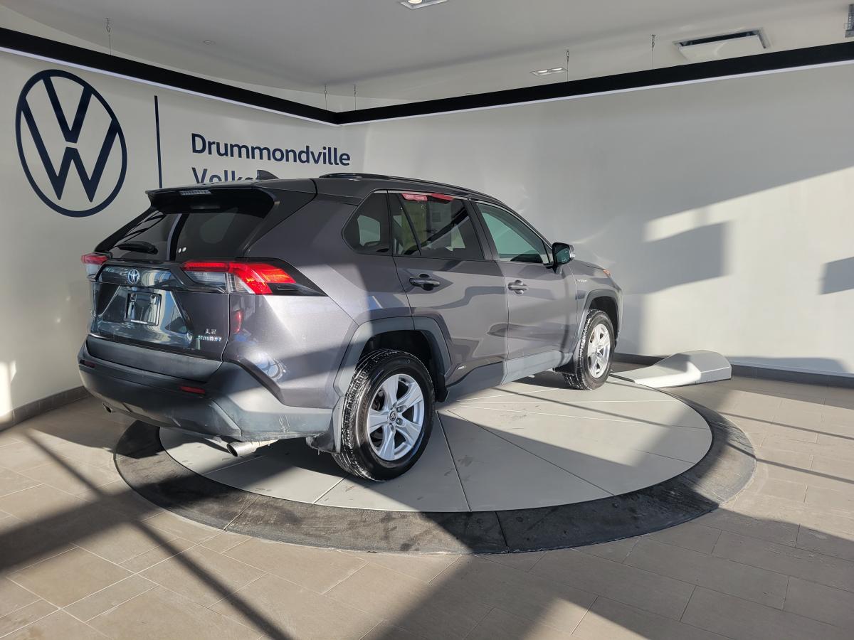 2021 Toyota RAV4 - Image 5