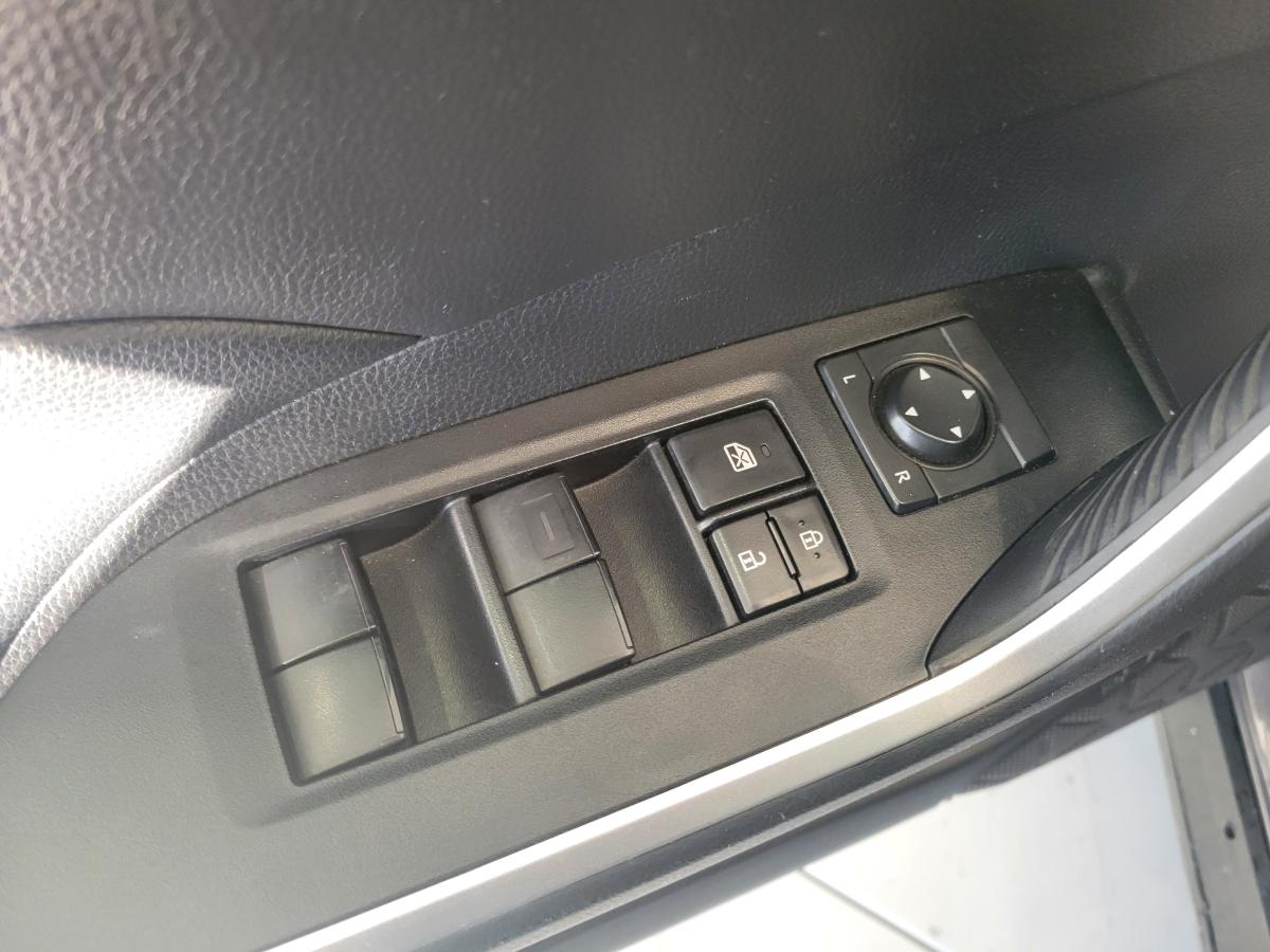 2021 Toyota RAV4 - Image 11