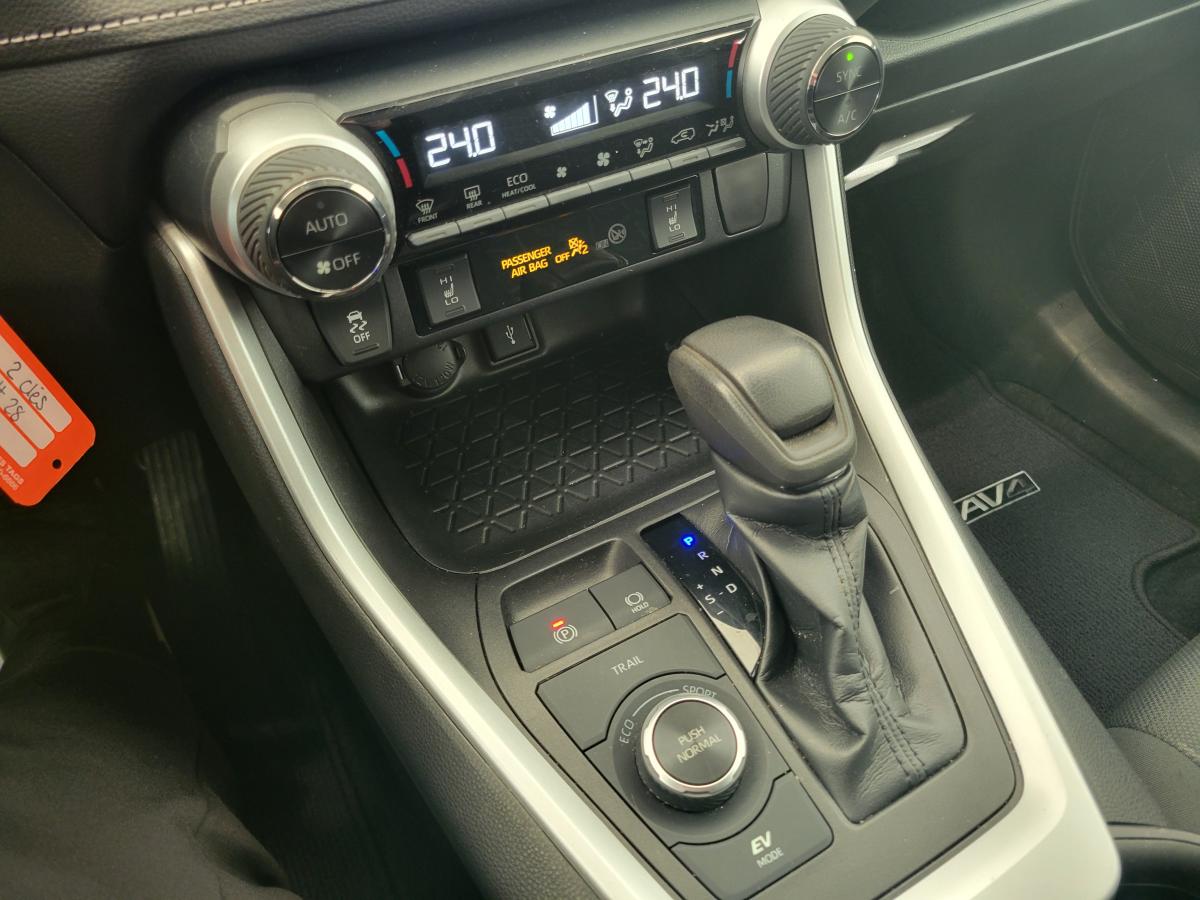 2021 Toyota RAV4 - Image 15