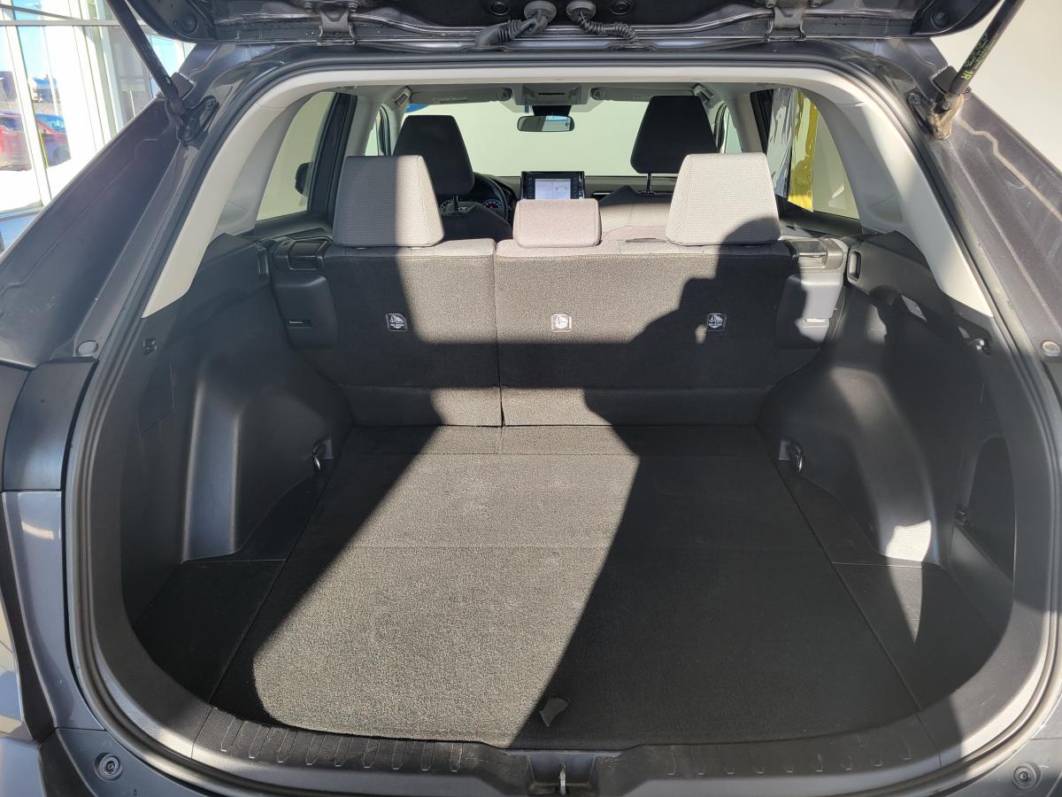 2021 Toyota RAV4 - Image 18