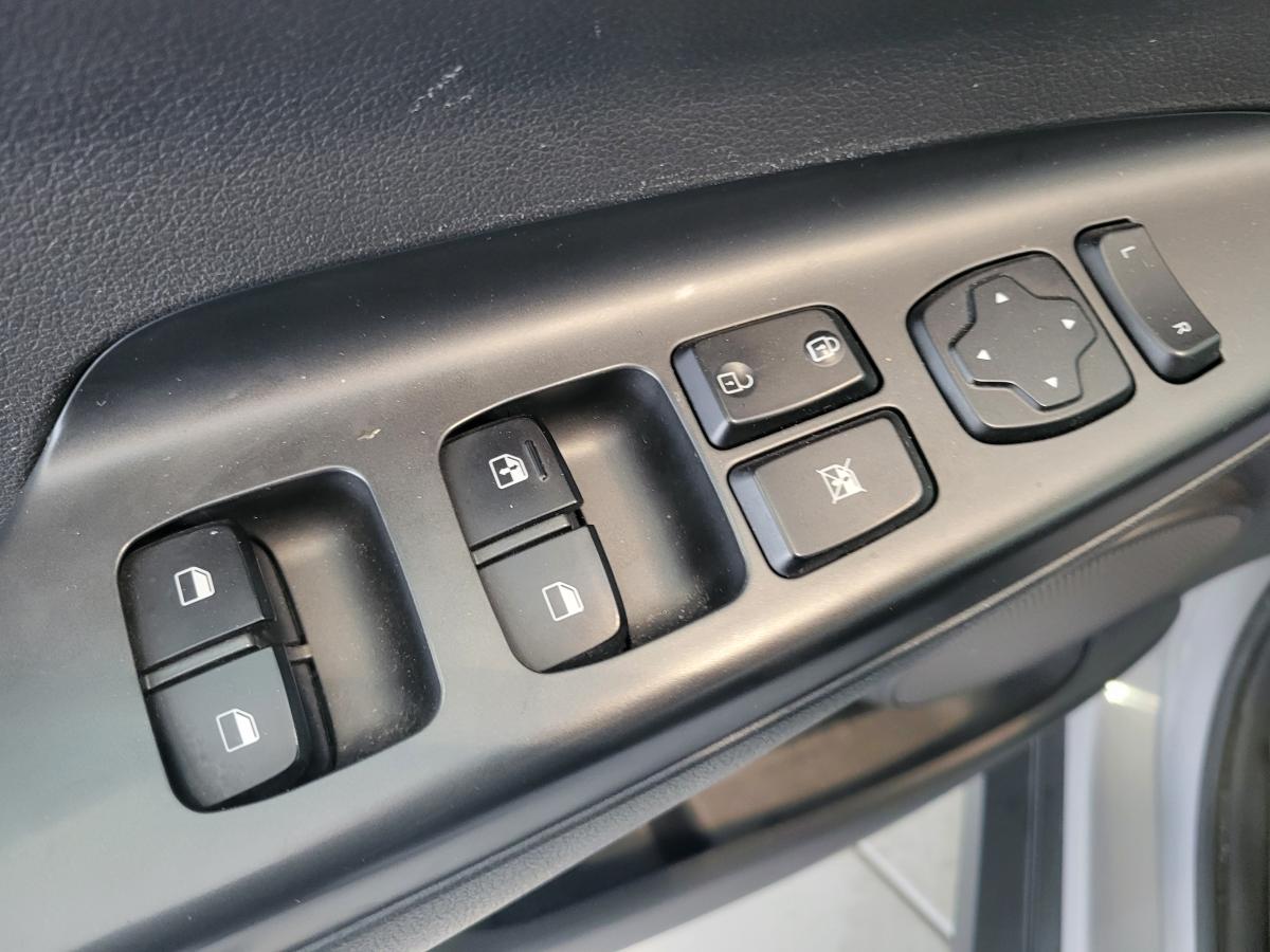 2022 Hyundai Kona - Image 11