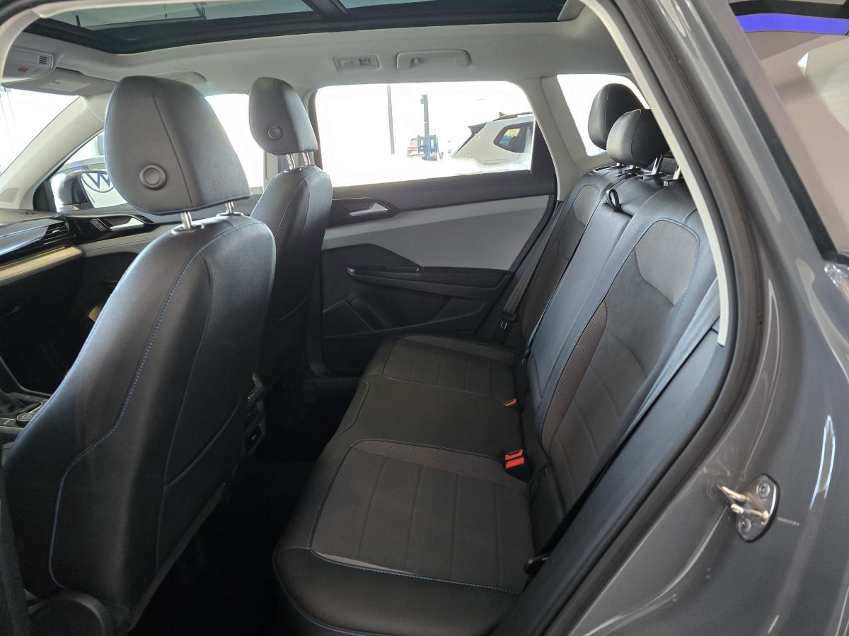 2024 Volkswagen Taos - Image 10