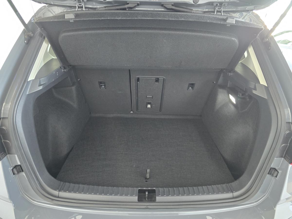 2024 Volkswagen Taos - Image 11