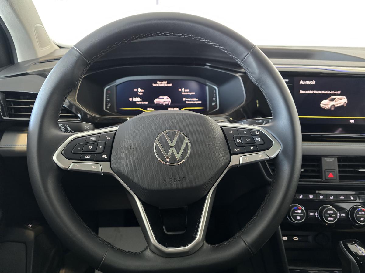 2024 Volkswagen Taos - Image 12