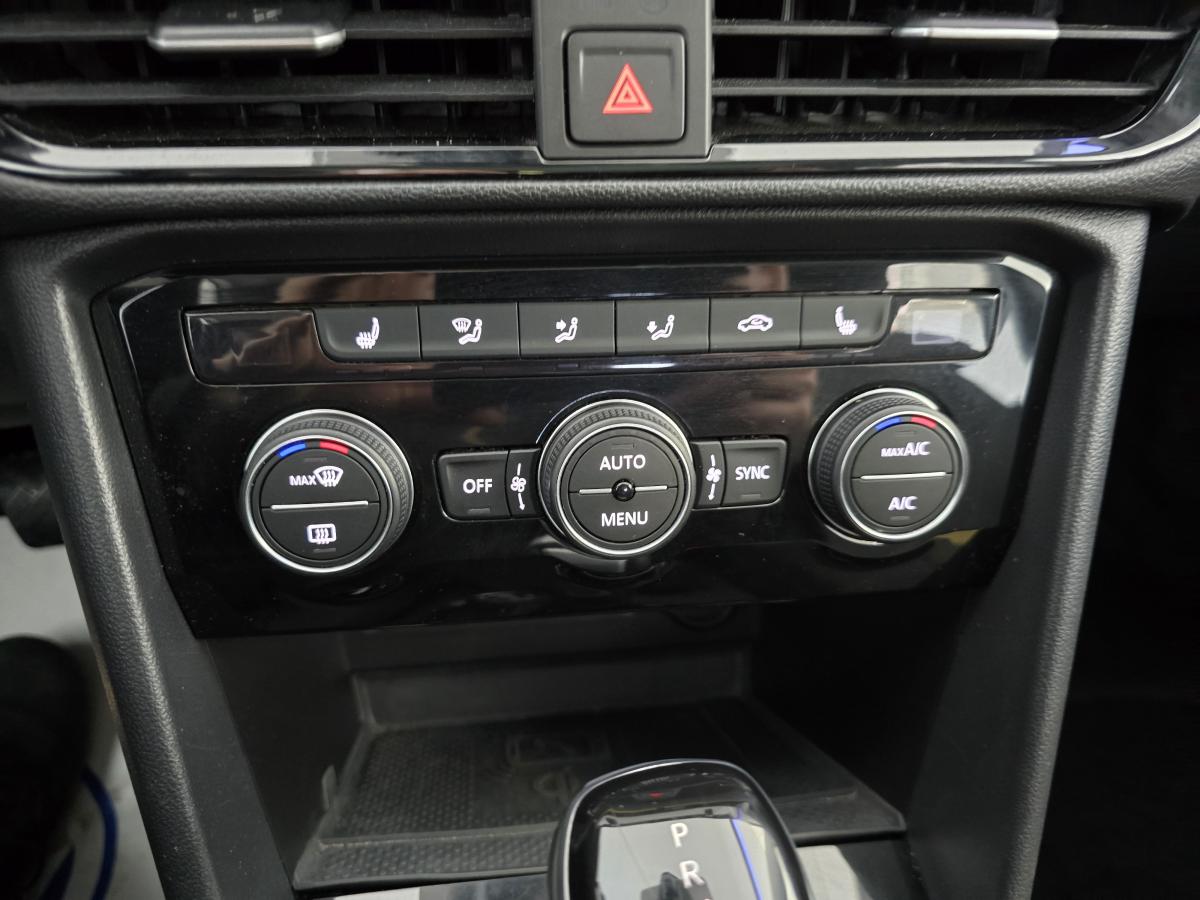 2024 Volkswagen Taos - Image 16