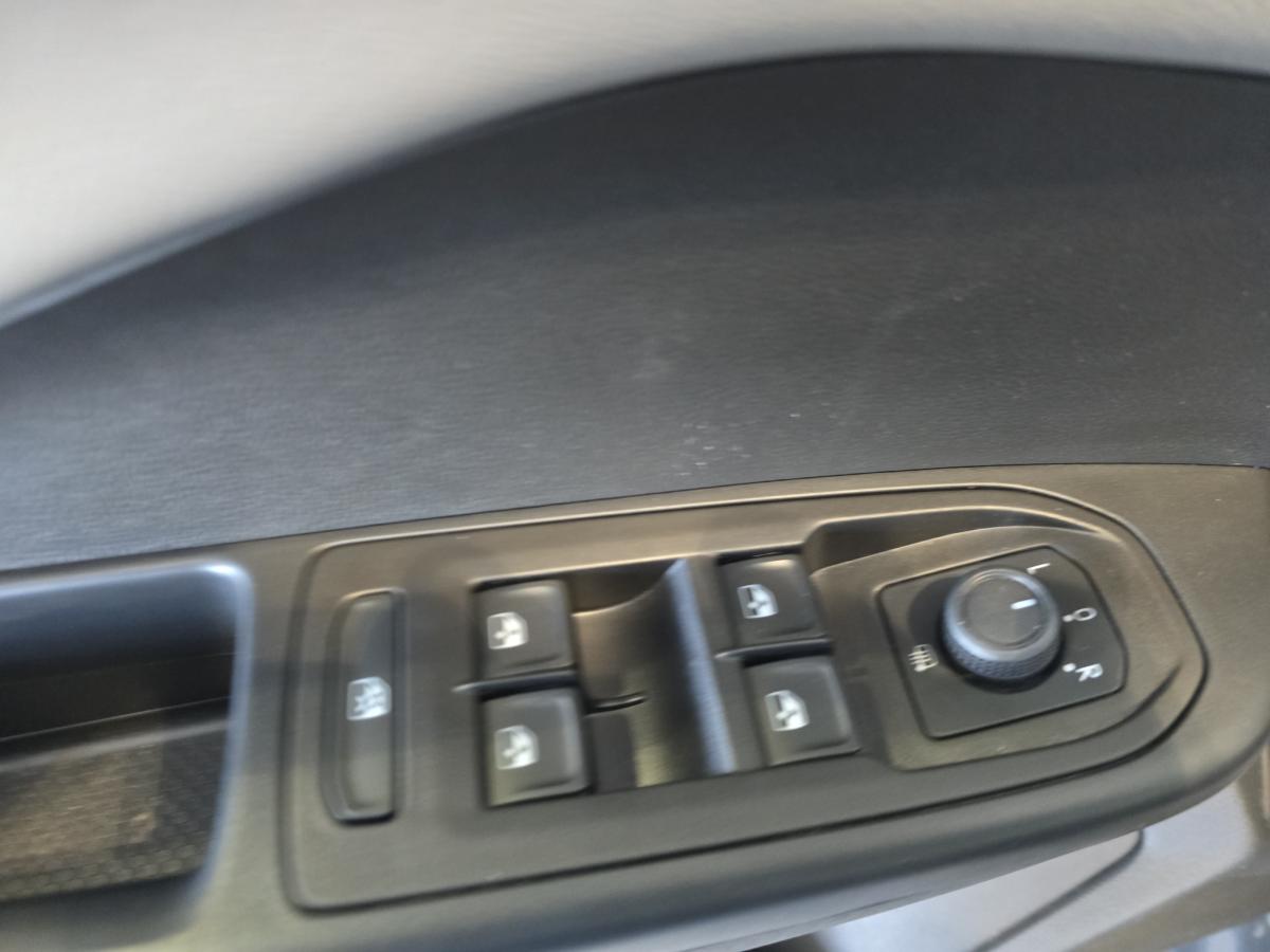 2024 Volkswagen Taos - Image 20