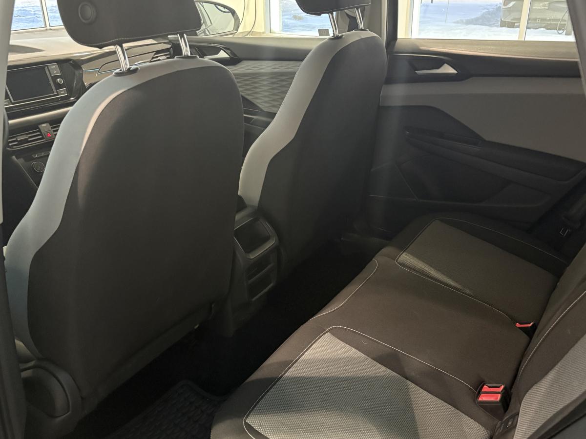 2022 Volkswagen Taos - Image 17