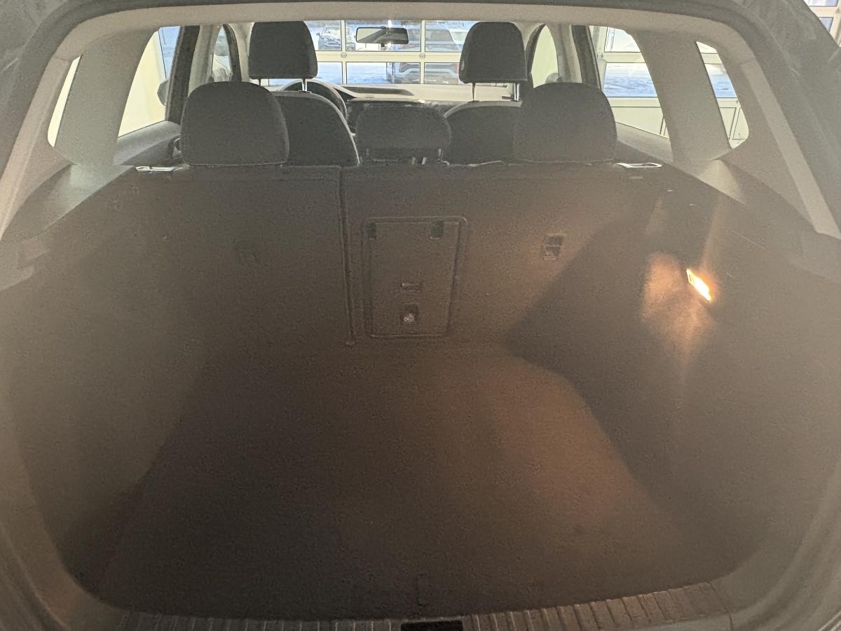 2022 Volkswagen Taos - Image 18